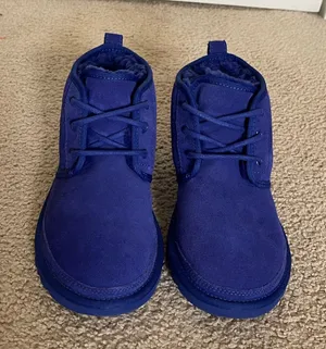 UGG Neumel Navy Blue Suede Lace Up Sheepskin Lined Chukka Boots Womens Size 9 thumbnail 1