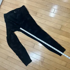 90 DEGREE BY REFLEX Black Camo Camouflage Leggings with side pockets Size Medium thumbnail 6