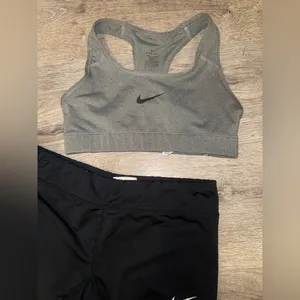 Women’s Nike 2Pc set Gym workout XS/S thumbnail 5