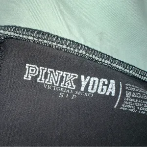 Y2K VS PINK Fold Over Cropped Leggings! thumbnail 3