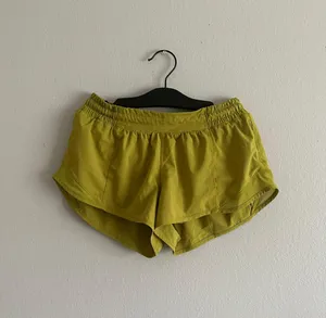 Lululemon Hotty Hot Shorts thumbnail 2
