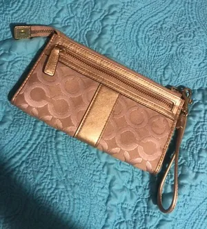 coach wristlet  thumbnail 2