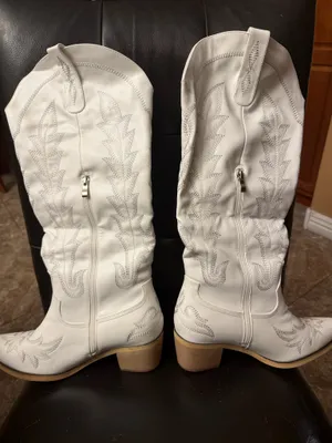 Boots White Size 13 thumbnail 3