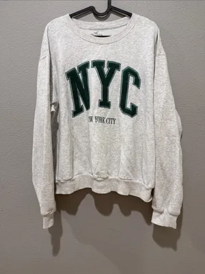 Hollister Soft Heather Grey NYC Crewneck Pullover Oversized Sweatshirt Size M thumbnail 2