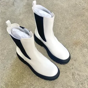 NEW Good American Platform Chelsea Boot White‎ Leather Size 9 thumbnail 3