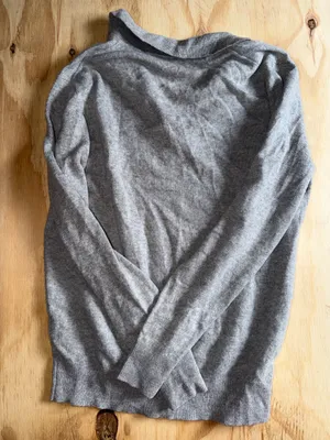 - [ ] J crew 100 percent cashmere size small great condition pre owned used knit fox thumbnail 5