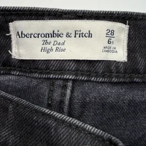 Abercrombie & Fitch The Dad High Rise thumbnail 7