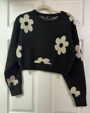 True Wrld Cropped Floral Sweater thumbnail 2