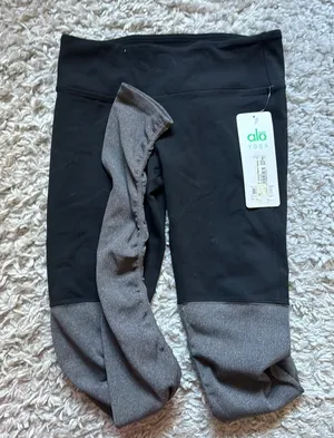 Alo Leggings thumbnail 1