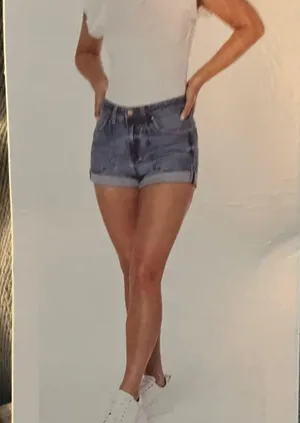 Celebrity Pink NWT women's Jean shorts mid rise size 13 thumbnail 4