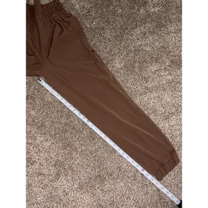 New In Women's Brown Pleated Jogger Pants S Elastic Waist Pockets Tapered thumbnail 6