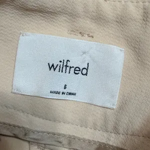 Wilfred Aritzia Tan Beige Paperbag Waist High Rise Belted Shorts Size 6 95396 thumbnail 4
