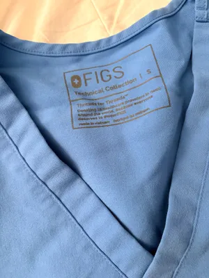 FIGS Catarina Top thumbnail 2