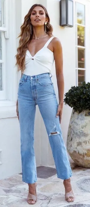Levi’s Ribcage Straight Light Wash High Waisted Tango Fade Jeans thumbnail 1