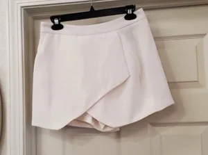 I.N. San Francisco Skort is a junior size 7. thumbnail 1
