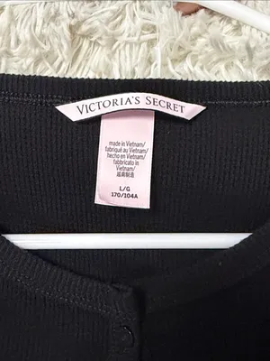 Victoria's Secret Black Cropped Button-Front Cardigan thumbnail 3