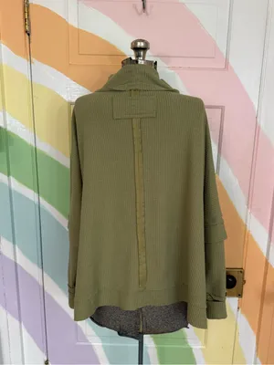 BKE Olive Green Waffle Knit Poncho Sweater Mock Neck Dolman Sleeve Sz S 💚🍄 thumbnail 5
