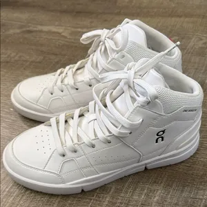 Women’s On The Roger Clubhouse Mid Size 8.5 thumbnail 1