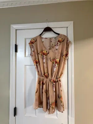 Show Me Your MuMu Blush Floral Keyhole Romper thumbnail 8