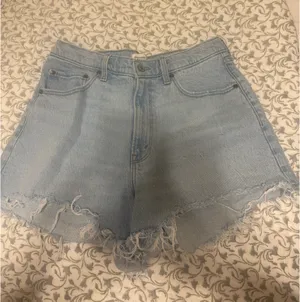 Abercrombie 90s Cut-Off Relaxed Shorts thumbnail 1