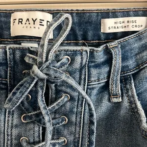 ✨Frayed Jeans High Rise Lace Up Straight Crop Sz 8/29 Jeans✨ thumbnail 4