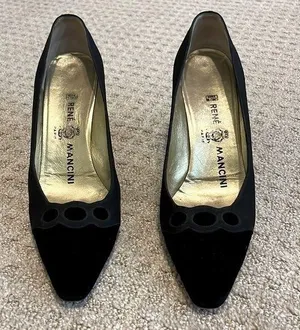 Vintage Rene Mancini Black Velvet Toe Pumps thumbnail 1