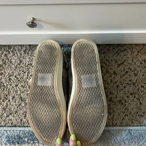 Women’s Shoes thumbnail 3