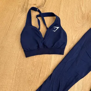Gymshark - Vital V Neck Sports Bra & Vital Leggings in Navy Blue thumbnail 2