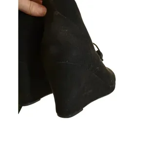 Report Black Suede‎ Wedge Booties Women's Size 9 Fringe Tassel Ties thumbnail 6