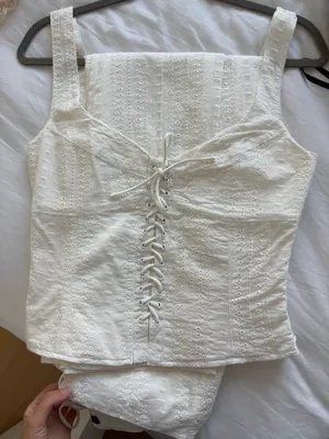 Bloomingdale’s White Eyelet Set thumbnail 2
