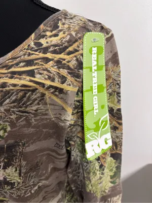 Realtree Outfitters Women’s M Camo MAX-1 Henley Top 3/4 Sleeve Hunting Shirt NWT thumbnail 6