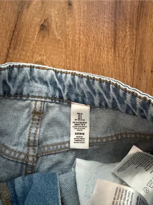 H&M denim shorts thumbnail 3