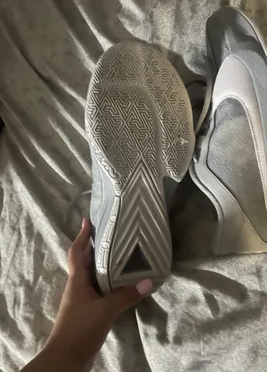 Nike Basketball Shoes thumbnail 4
