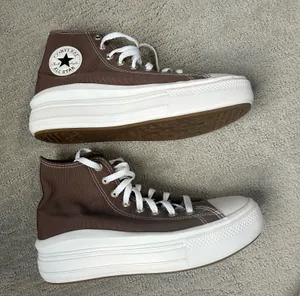 High-Top Converse thumbnail 1