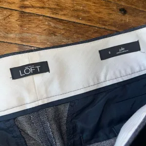 Loft Julie size 8 business casual flat front gray slacks thumbnail 2