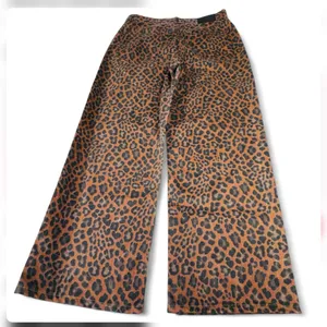 Madewell Leopard Print Low Slung Baggy Jeans NWT Size27 Sold Out Statement Jeans thumbnail 3