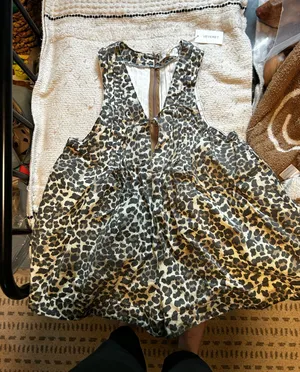 Cheetah Romper Multiple Size M thumbnail 1