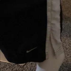 Nike athletic pants thumbnail 3