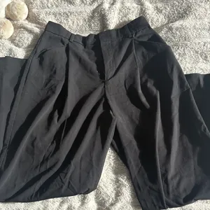 Zara high waisted trousers, black size medium thumbnail 1