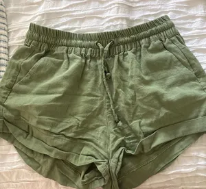 Love Tree Green linen shorts thumbnail 1
