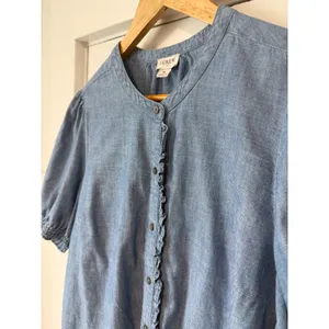 J.Crew Re-Imagined Blue Chambray Ruffle Trim Puff Sleeve Button Top Medium thumbnail 9