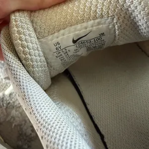 Nike Air Max| Cream and white Sneakers size 6 thumbnail 7