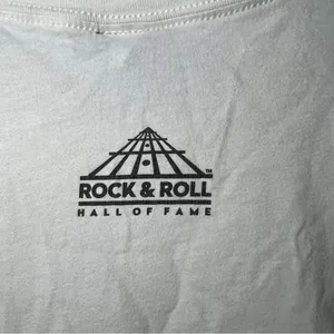 Cleveland City Rock Hall Records Hall of Fame Vinyl Skyline Graphic T-Shirt Sz M thumbnail 4