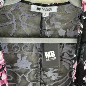 MB Design NWT Floral Velvet Sheer 3/4 Fringe Sleeve Lightweight Open Blouse Sz S thumbnail 5