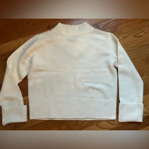 a new day Cream V-Neck Sweater thumbnail 3