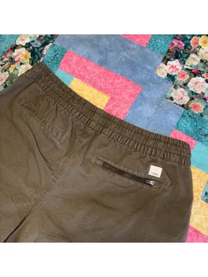 Vuori $68 Vintage Ripstop Woman’s S olive drawstring shorts thumbnail 6