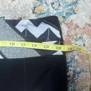 Lululemon Flare Size 6 Black Leggings With Black And White Waist Reversible thumbnail 7