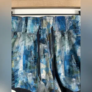 Lululemon Choose A Side Short 3” Sun Dazed Blue Black Night‎ Size 4 Reversible thumbnail 7