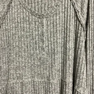 Mossimo Supply Co. V-Neck Henley Peplum Top Size S Gray thumbnail 3