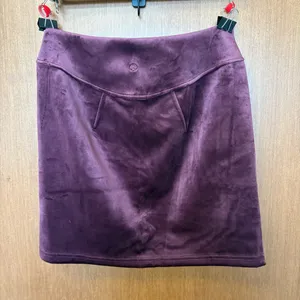 Lululemon Scuba HR Mini Skirt Velvet. NWT sz Small Color Garnet. Super soft. thumbnail 2